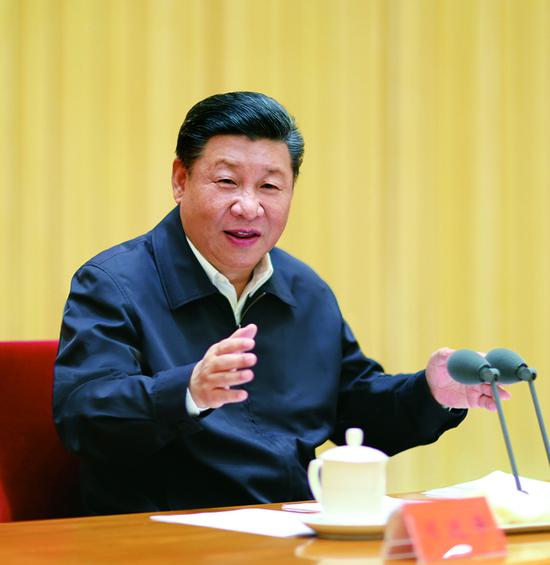 2018年7月3日至4日，全國(guó)組織工作會(huì)議在北京召開。中共中央總書記、國(guó)家主席、中央軍委主席習(xí)近平出席會(huì)議并發(fā)表重要講話。 新華社記者 鞠鵬/攝